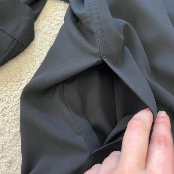 Aritzia Babaton Black Flowy Belted Midi Dress 🖤 - Picture 6 of 6